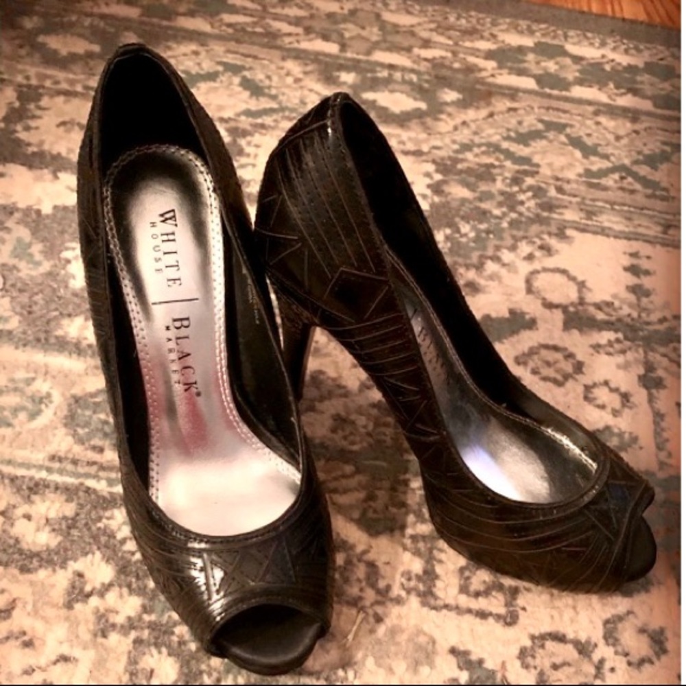 White House Black Market Peep-toe 5.5